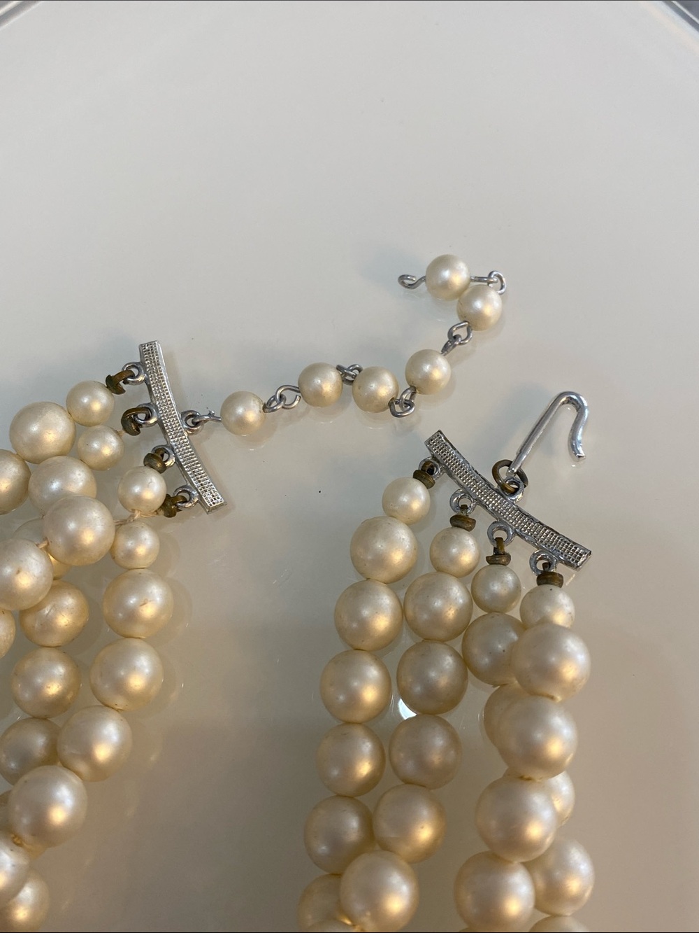 Classic vintage Japan 4 strand necklace - Picture 4 of 6